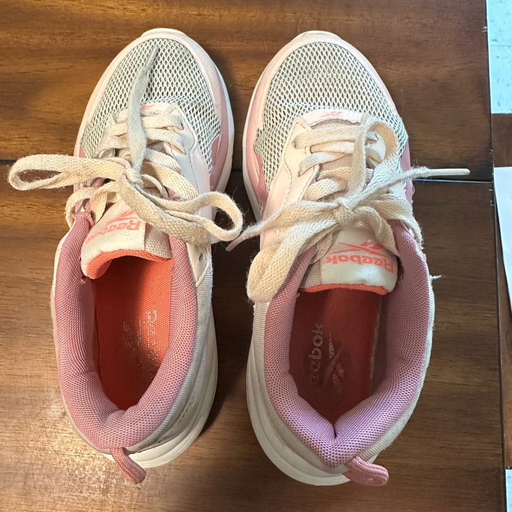 Girl’s Pink Reebok Shoes Size 3 - Picture 4 of 6